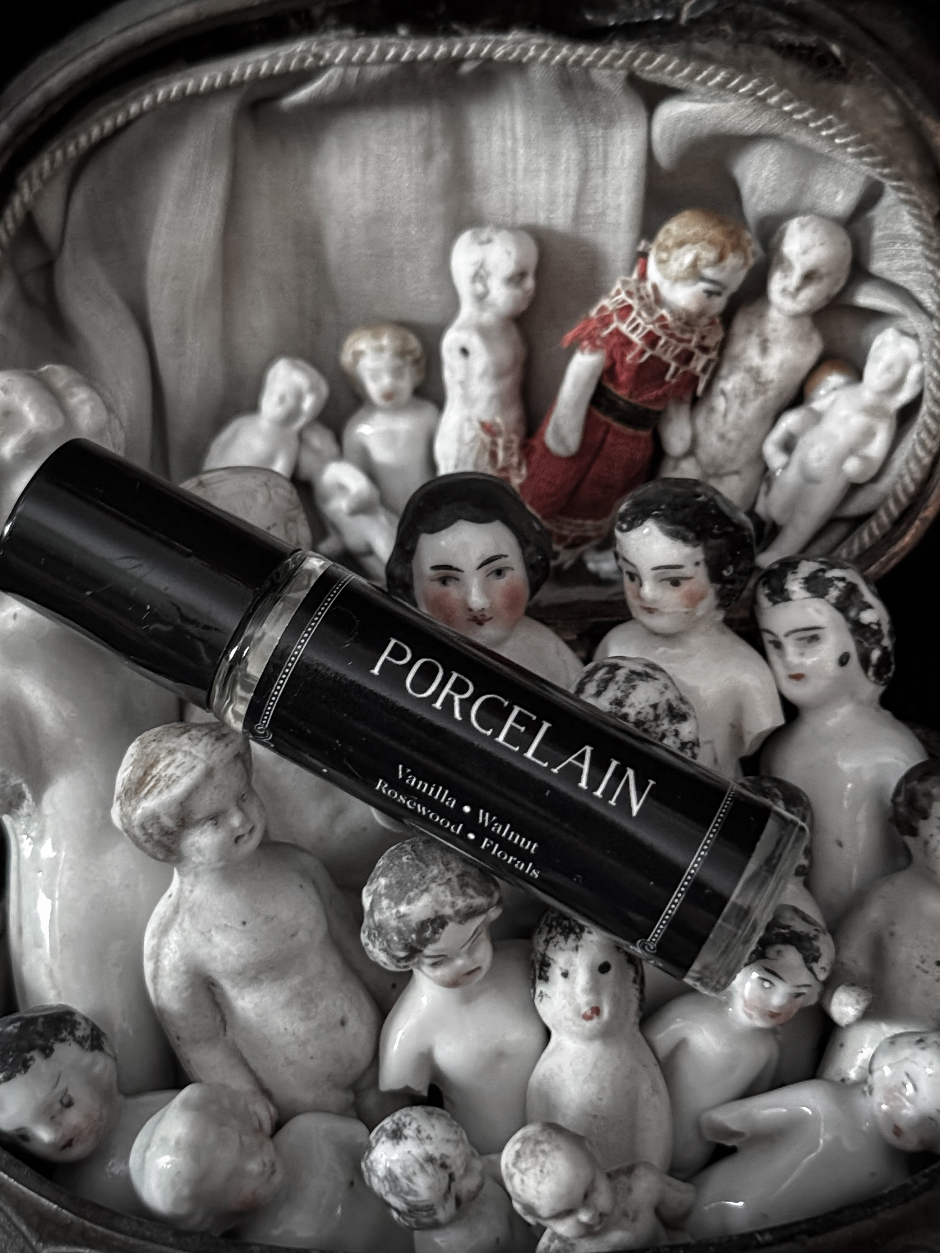 Porcelain (vanilla & walnut )