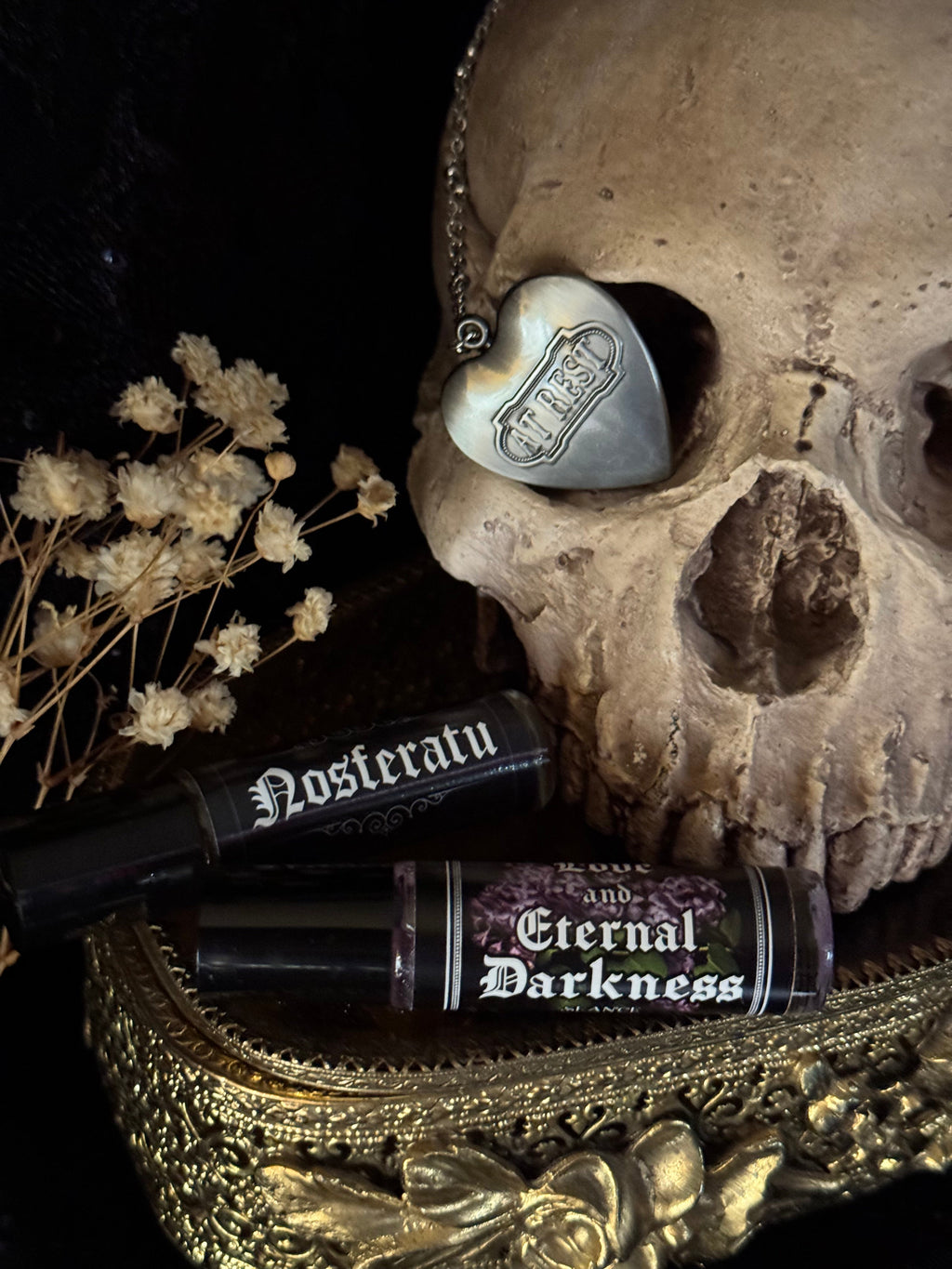 Eternal Darkness (lilac & cream)