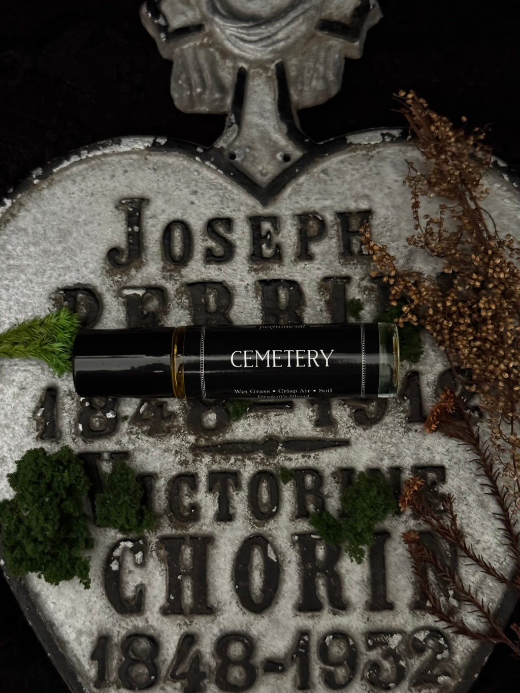 Cemetery (dragon’s blood incense, earth)