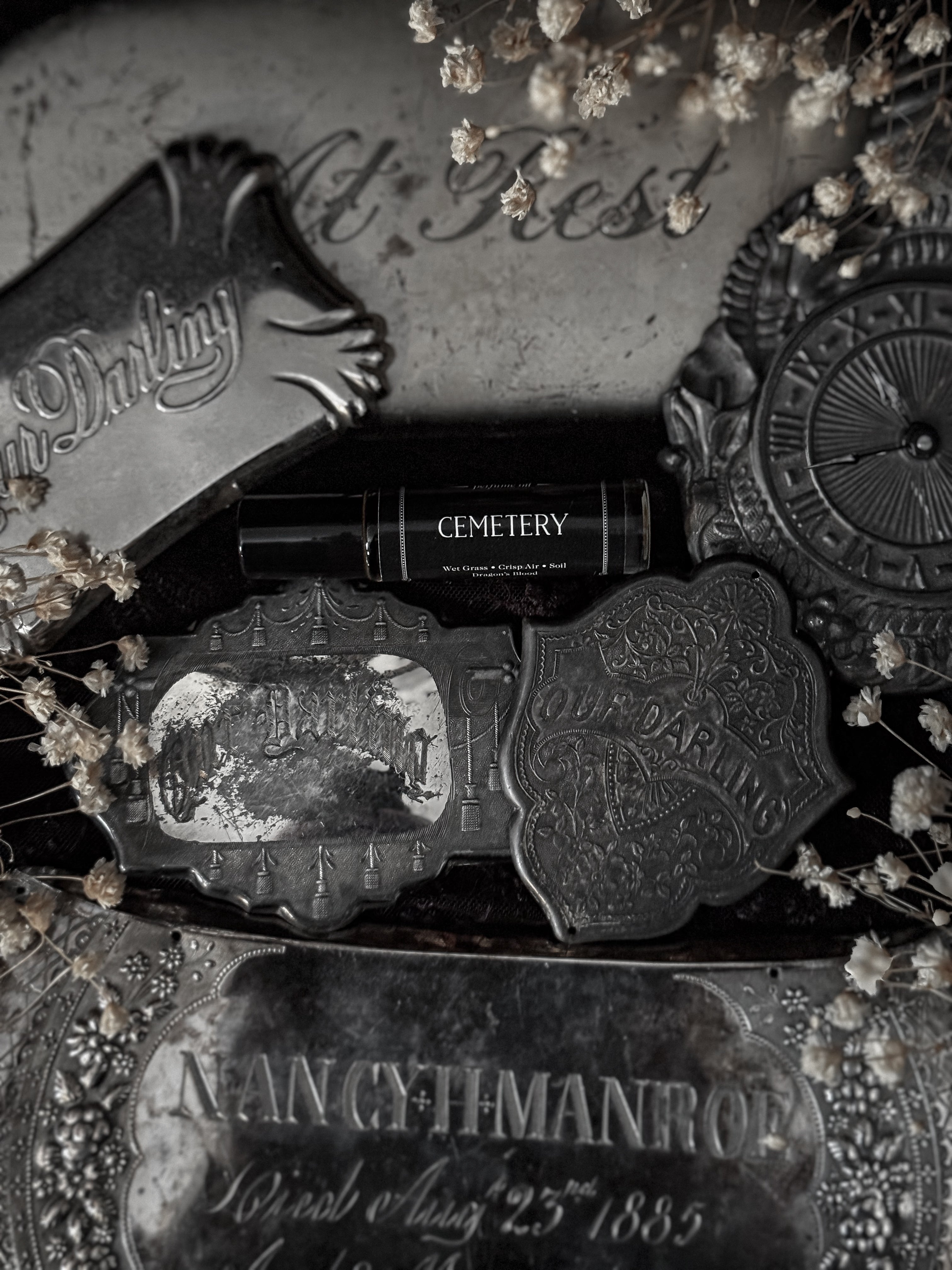 Cemetery (dragon’s blood incense, earth)