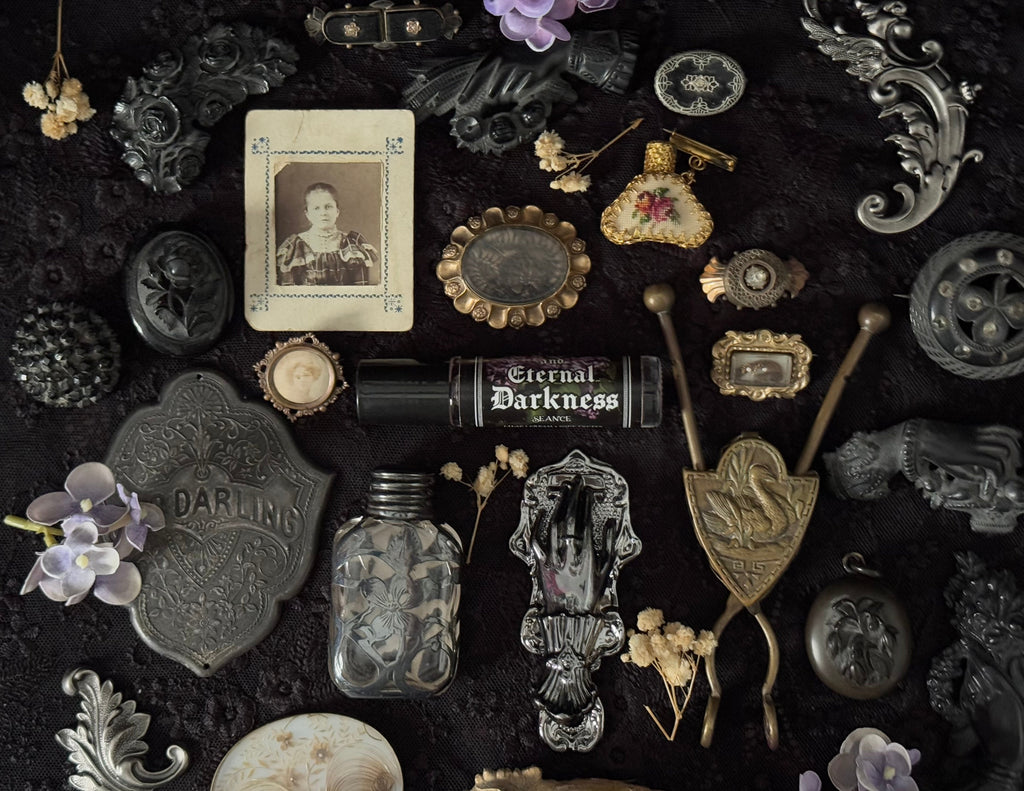 Eternal Darkness (lilac & cream)